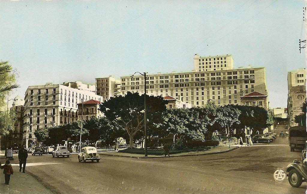158-Le Square Gandolphe et la Cite Lescure.JPG